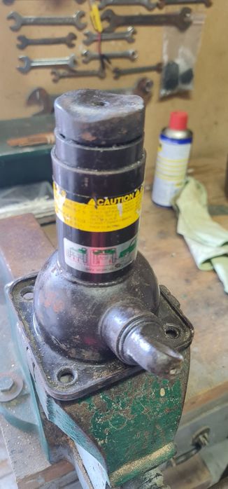 Macaco de garrafa Toyota Hilux