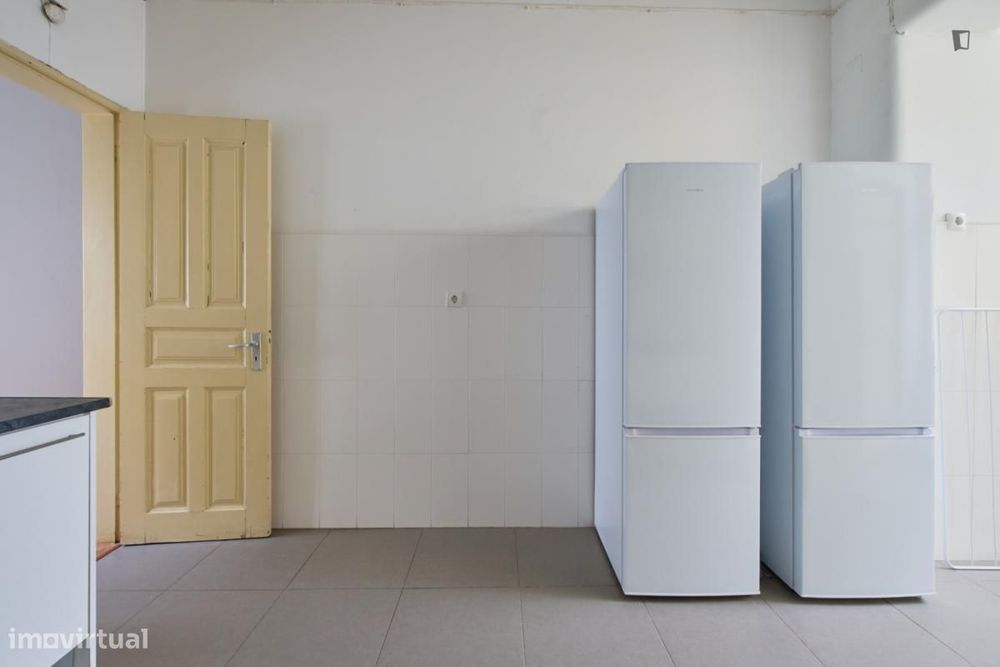 Quarto - localizado em Entrecampos Lisbon