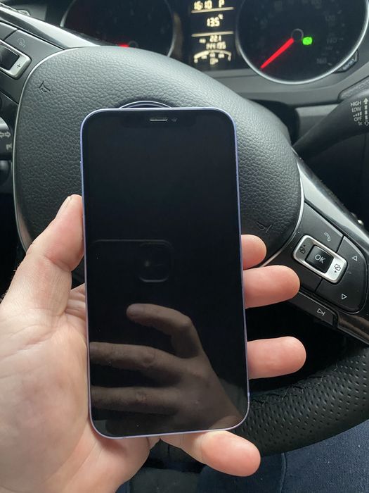 Продам IPhone 12