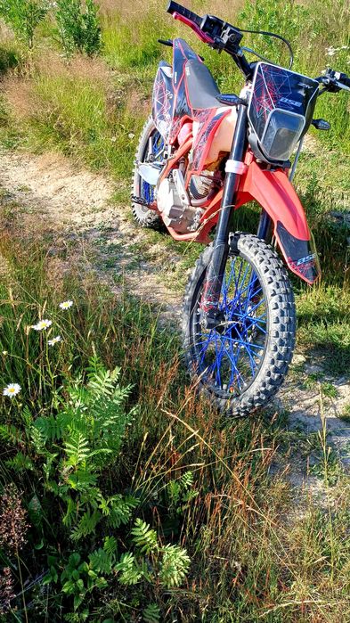 Продаєця Bse s 2