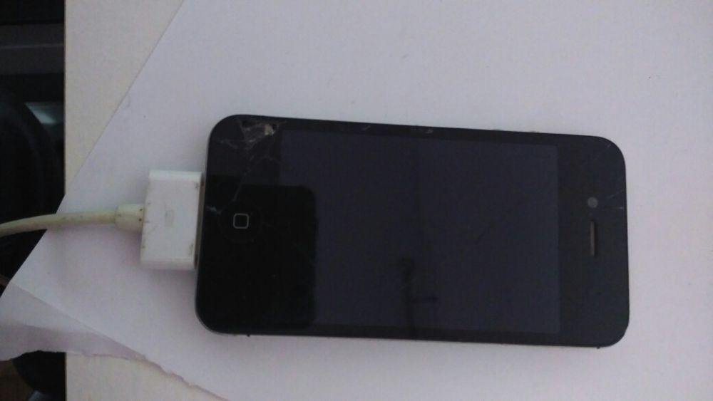 Vendo iphone 4 de 8 gb e um sony
