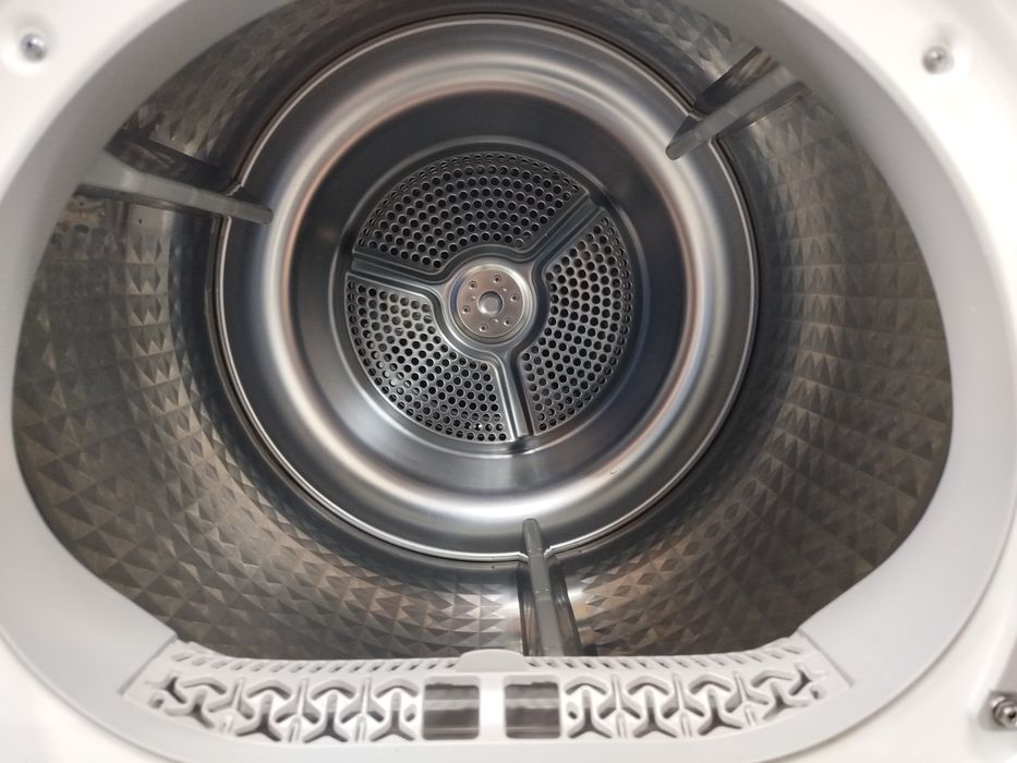 Сушка для одягу фірми Samsung, модель DV70F5E0HGW