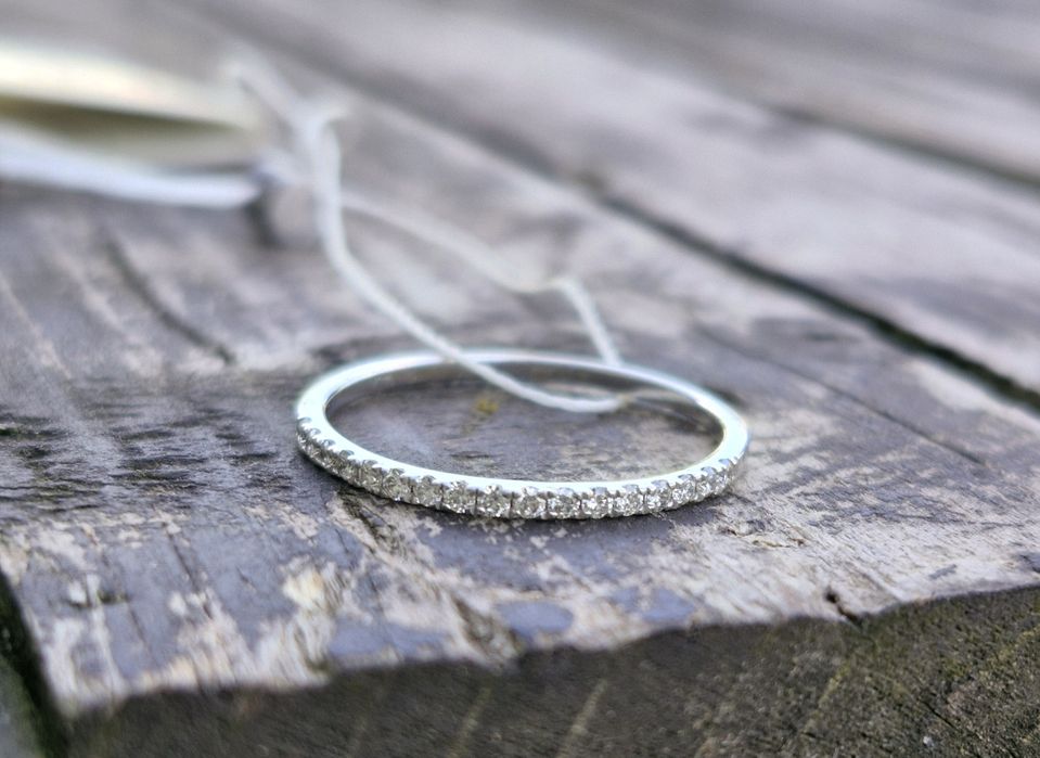 Каблучка з білого золота з діамантами. Дорожка. Нова. Бренд Sova.