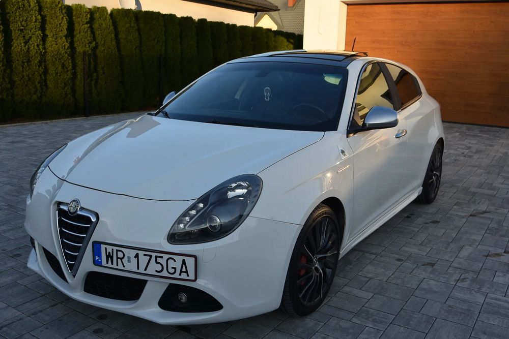 Alfa Romeo Giulietta 1.8 TBi 235KM Panorama Bose Skory Xenon Serwis Aso