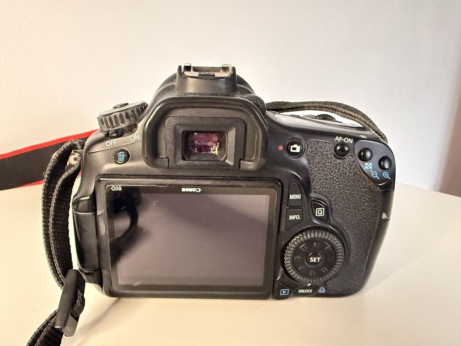 Canon 60D + Canon 50mm 1.8 + Yongnuo 35mm 2