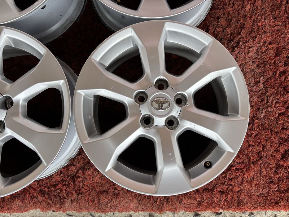 Original Toyota Rav4 C-HR Camry Corolla R17 5x114,3