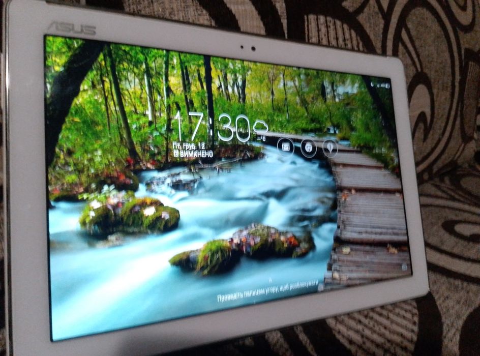 Продам планшет Asus ZePad.