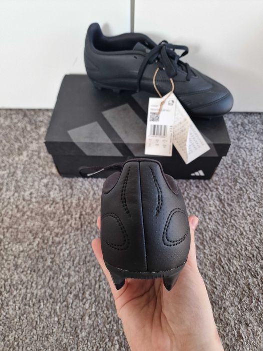 Korki Adidas Predator czarne rozm. 37,5 / 38