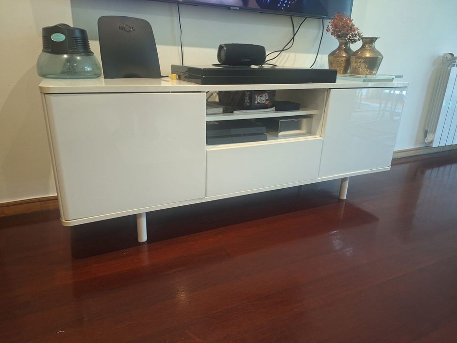 Móvel de TV em excelente estado – oportunidade!