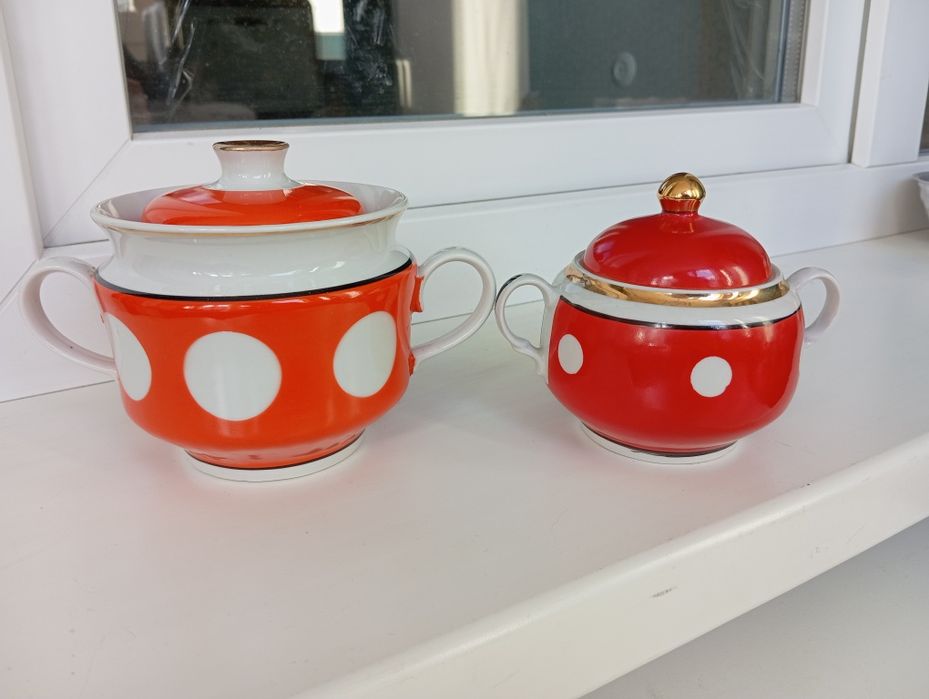 Цукорниця в горохи