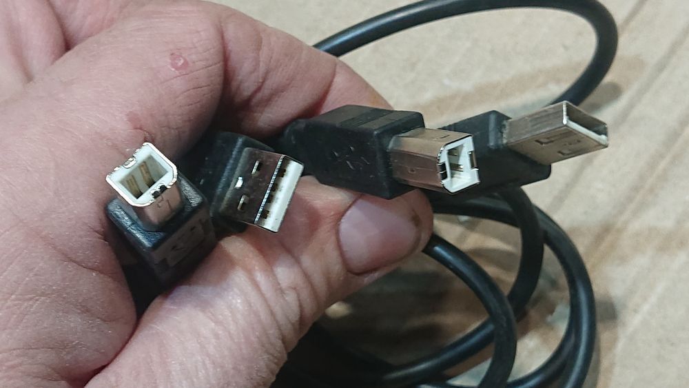 Продам USB шнуры для принтера.
Компьютер-принтер.
Шнуры оригинальные.