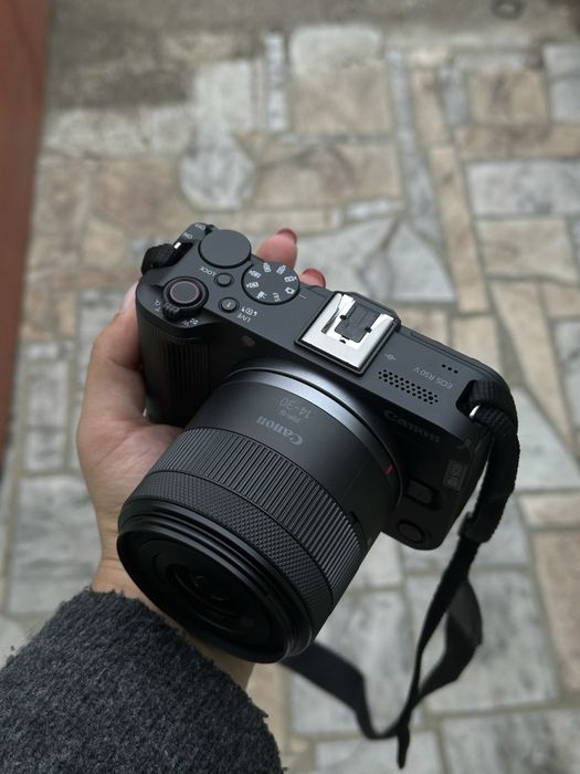 Canon R50V   NOVA