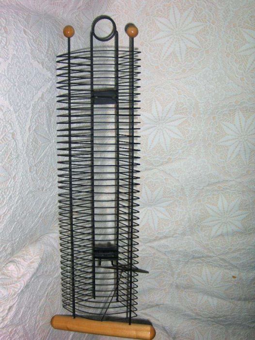 SUPORTES para CD'S (40, 20 e 12), em ferro preto e madeira