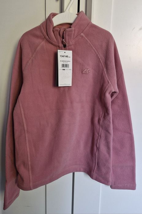 Nowa bluza polarowa 4f 134-140