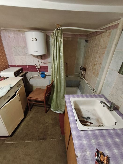 Продається будинок біля річки в селі Слобода.