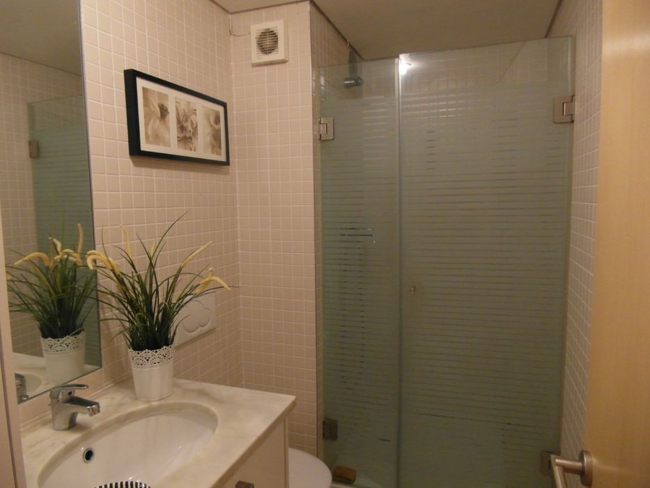 Quarto para arrendar em Braço de Prata – 25 m² | Vista Rio | Prédio Recente