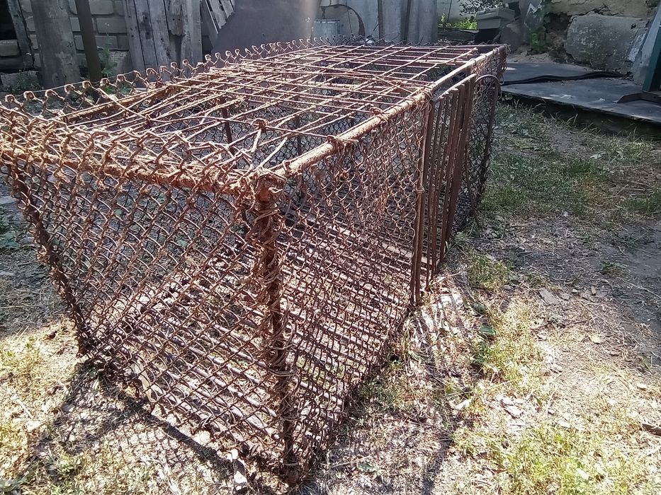 Клітки  металеві