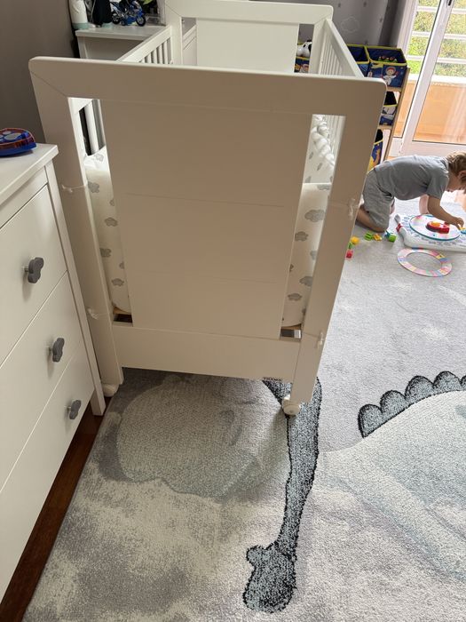 Berço Trama com gaveta e lateral rebatível