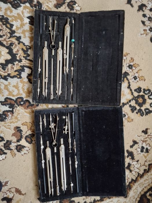 Готовальни чертежные.