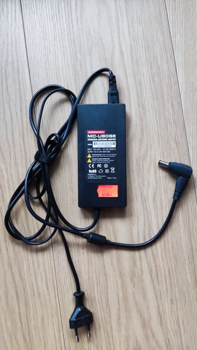 Zasilacz uniwersalny do laptopa Modecom MC-U90SE 90W
