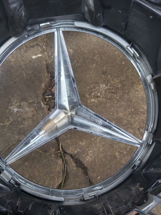 Мерседес решітка