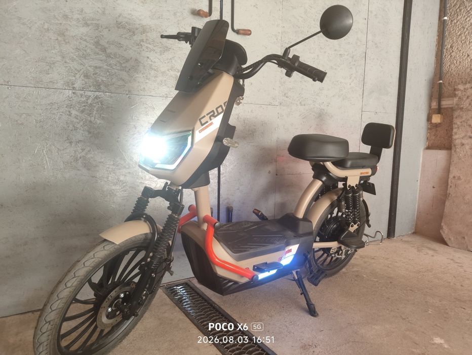 Продам електроскутер Crosser CR-6 pro

Pro