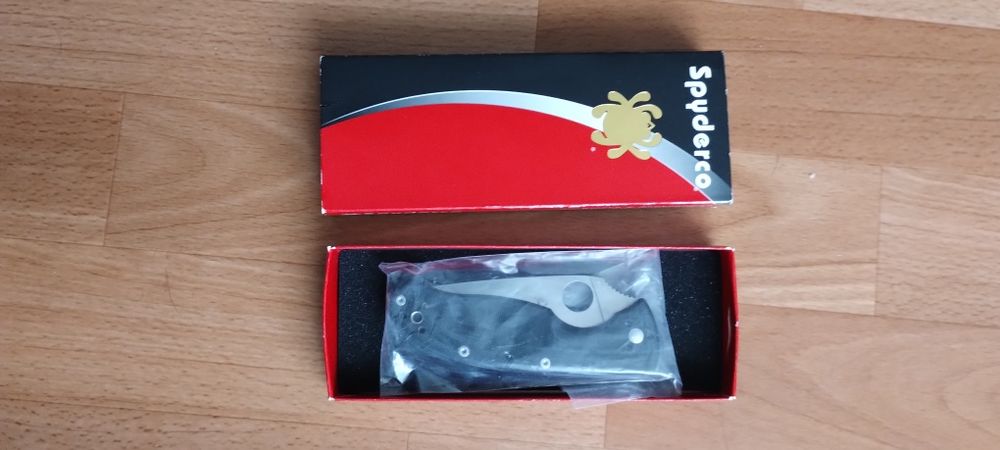 Nóż składany Spyderco Resilience 8Cr13MoV (SC142GP)