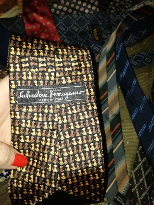 Галстуки Versace, Pierre Cardin, BOSS, Salvatore Ferragamo, Vuldi