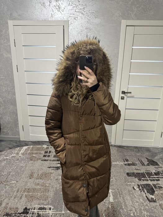 Зимня жіноча куртка коричневого кольору
