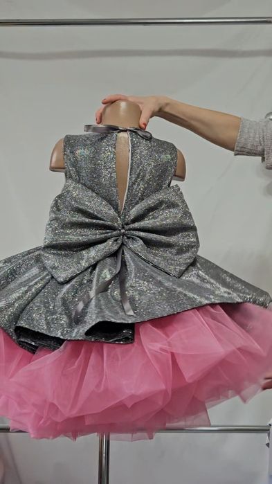 Сукня на 6-7 рокiв на високий бал в садочок рожева блискуча пишна фаті