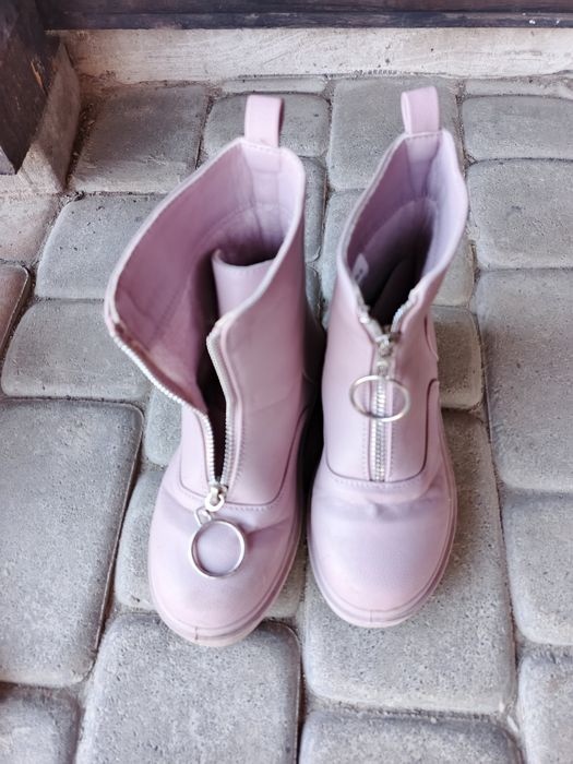 Sprzedam buty w rozmiarach od 29 do 32