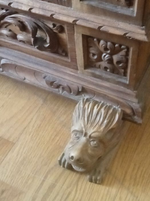 Vendo arca muito antiga em madeira excelente estado