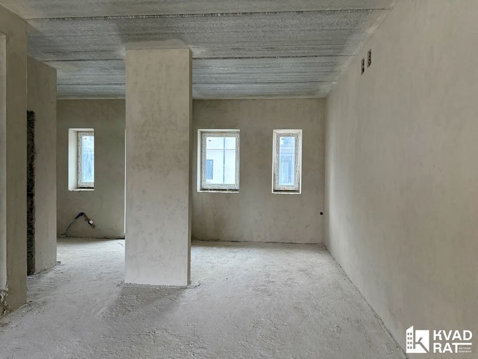 Зданий таунхаус 125 м у Крихівцях готовий до ремонту