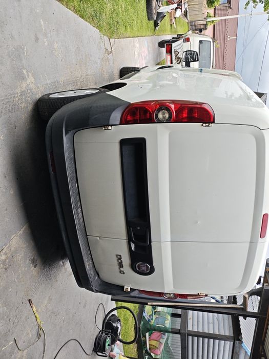 Fiat doblo 2010 рік 1.6 дизель після ДТП