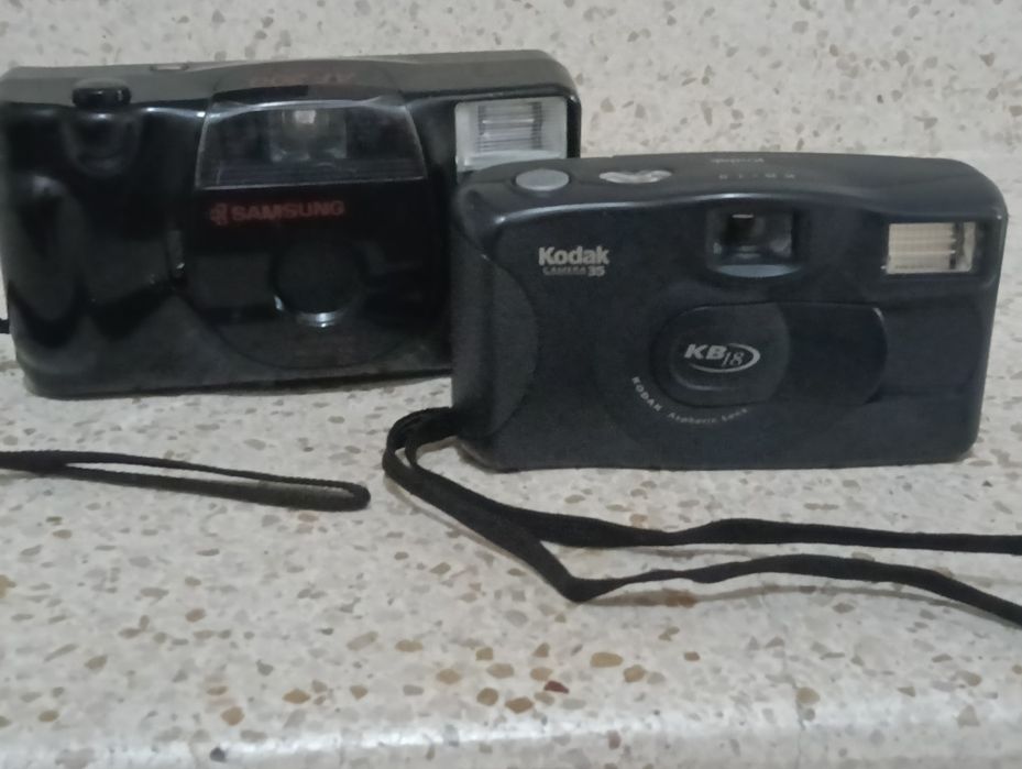 Máquinas fotográficas, Kodak e Samsung