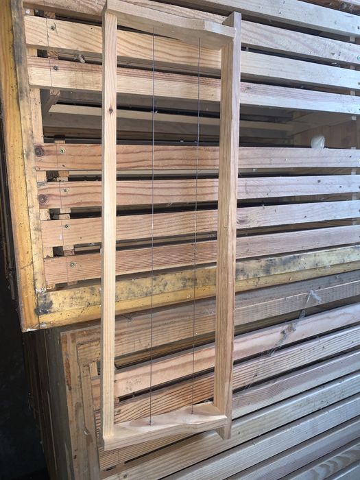 Магазинные корпуса на 9 рамок полностью укомплектованы рамками