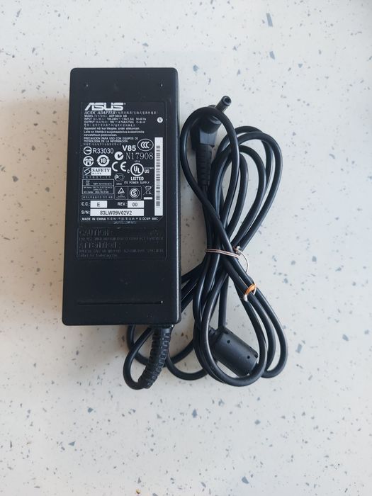 Блок питания ноутбука 90ватт