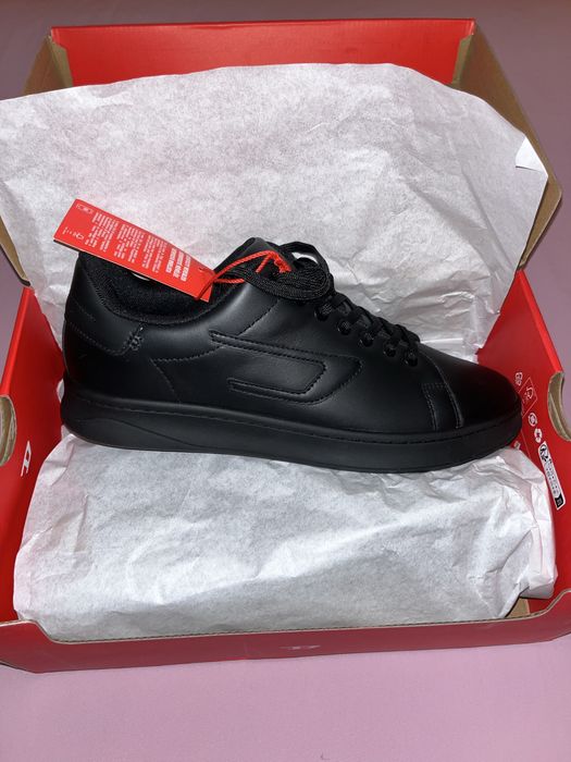 Sneakersy męskie Diesel.