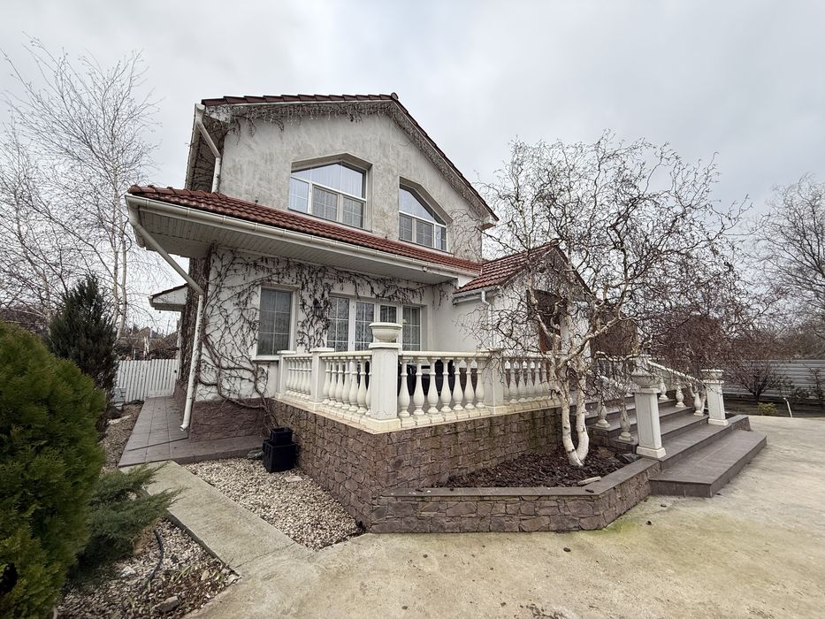 Продається сучасний будинок біля річки с Баловне