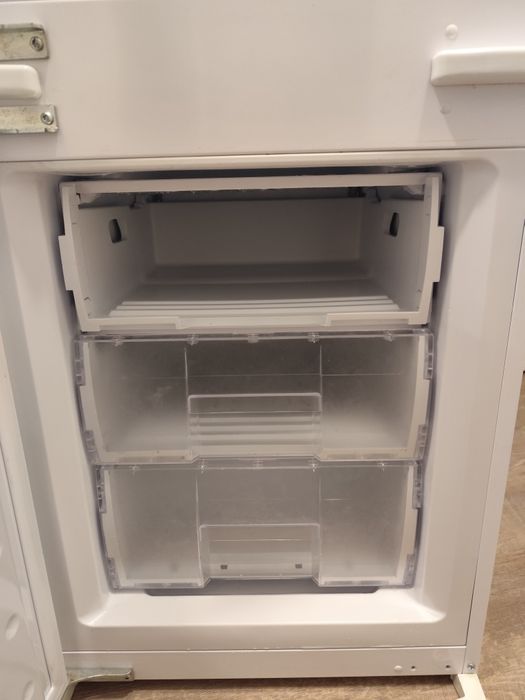 Frigorífico de encastre Teka