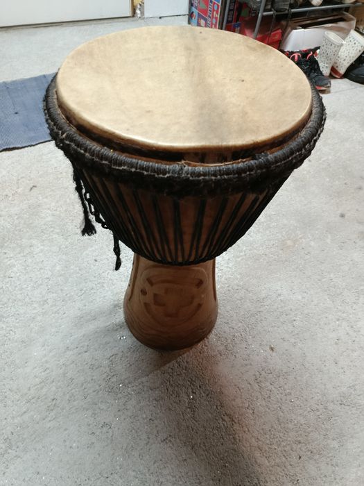 Jambe em madeira e pele