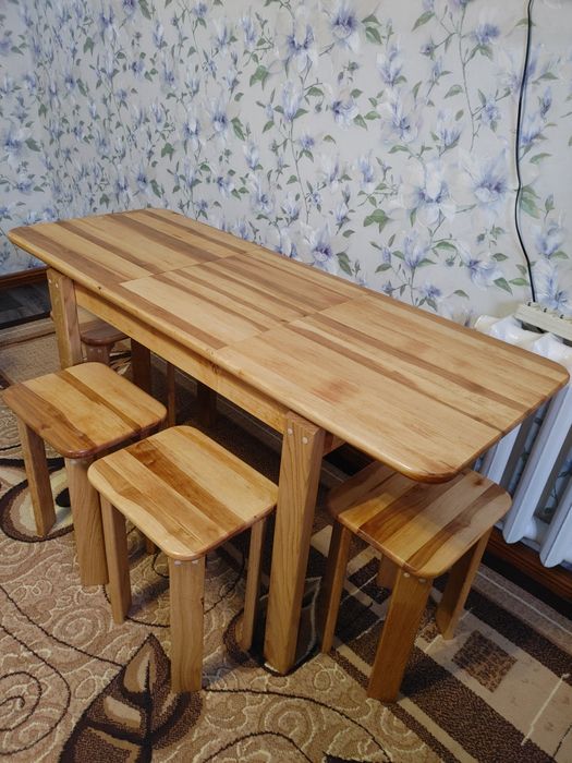 Столярні вироби,стіл кухонний розкладний,ліжко будь-яких розмірів.