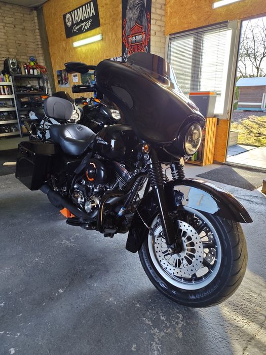 Harley Davidson FLHX street glide SCREAMIN EAGLE