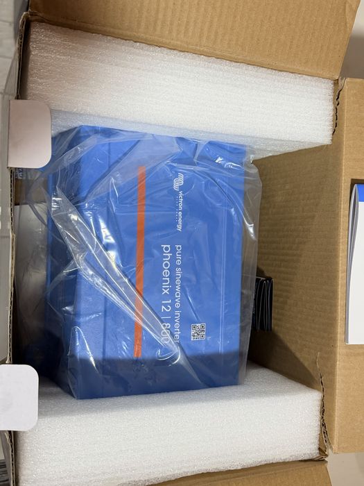 Інвертер Victron Enegy pure sinewave