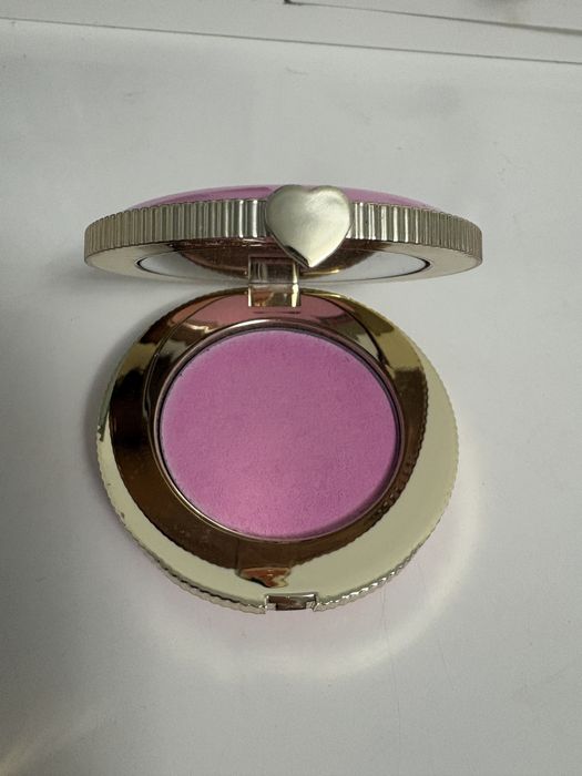 Róż Too Faced Cloud Crush