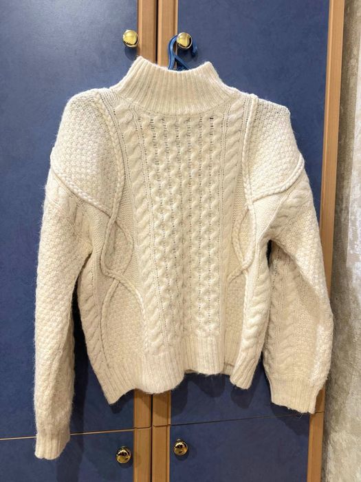 Теплий білий светрик