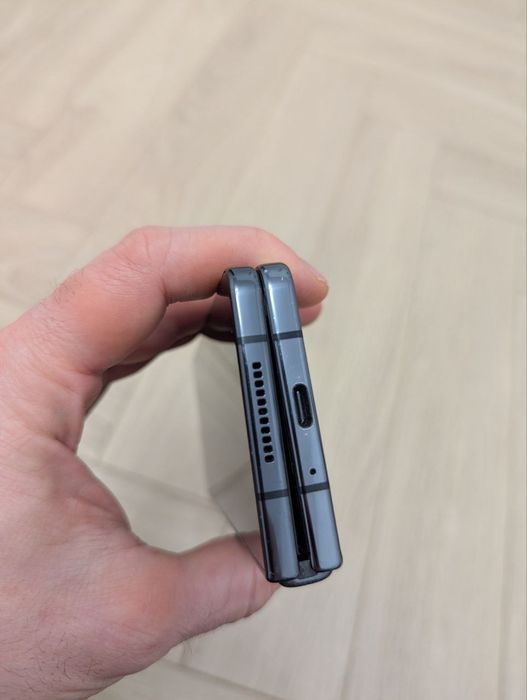 Samsung Fold 4 12 / 512