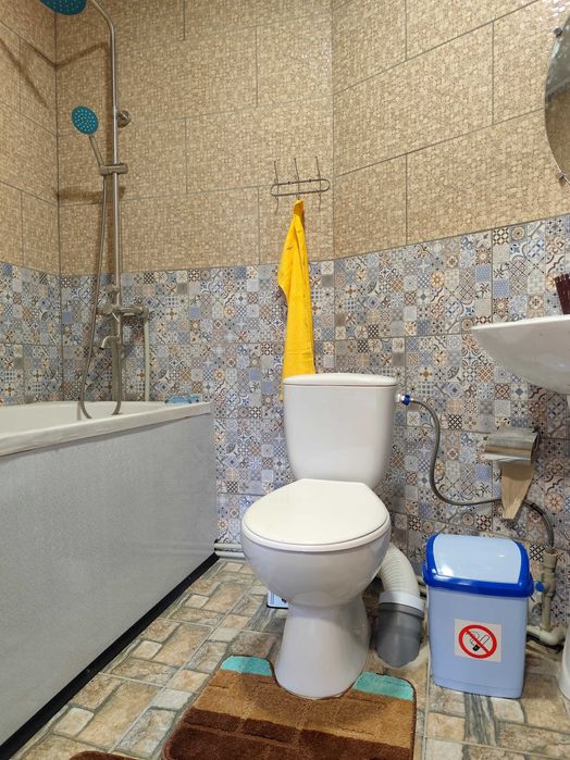 Продам в Валках часть дома в статусе квартиры