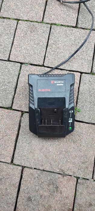 Ładowarka i bateria Hürth