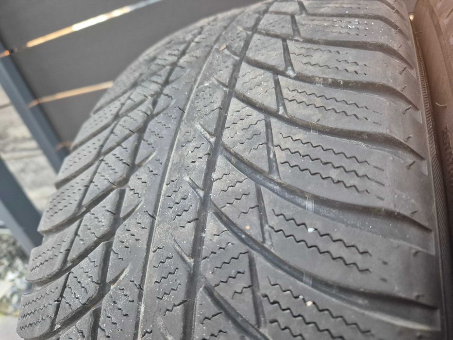Bridgestone Blizzak LM001 225/50r17 Blizzak LM001 N3935